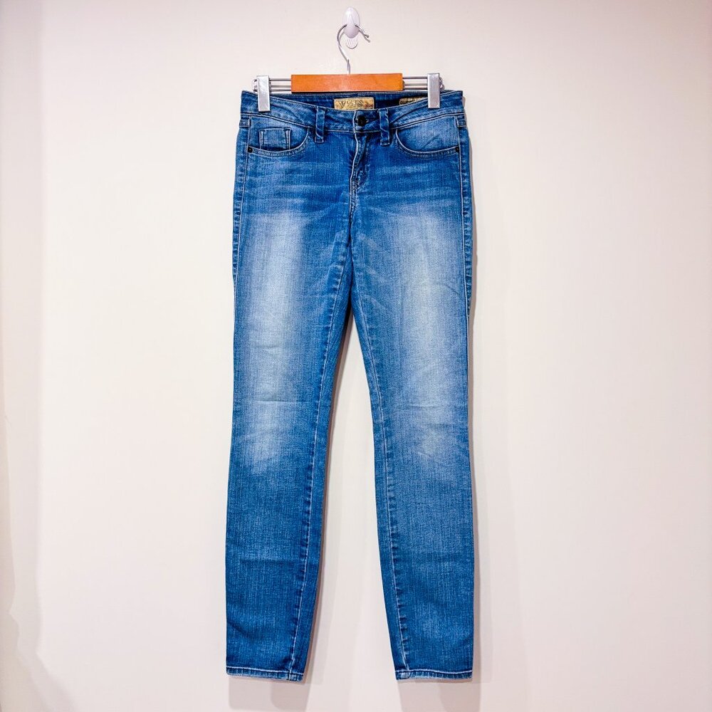 GUESS Brittney Light Wash Low-Rise Skinny Jeans | Size 26*